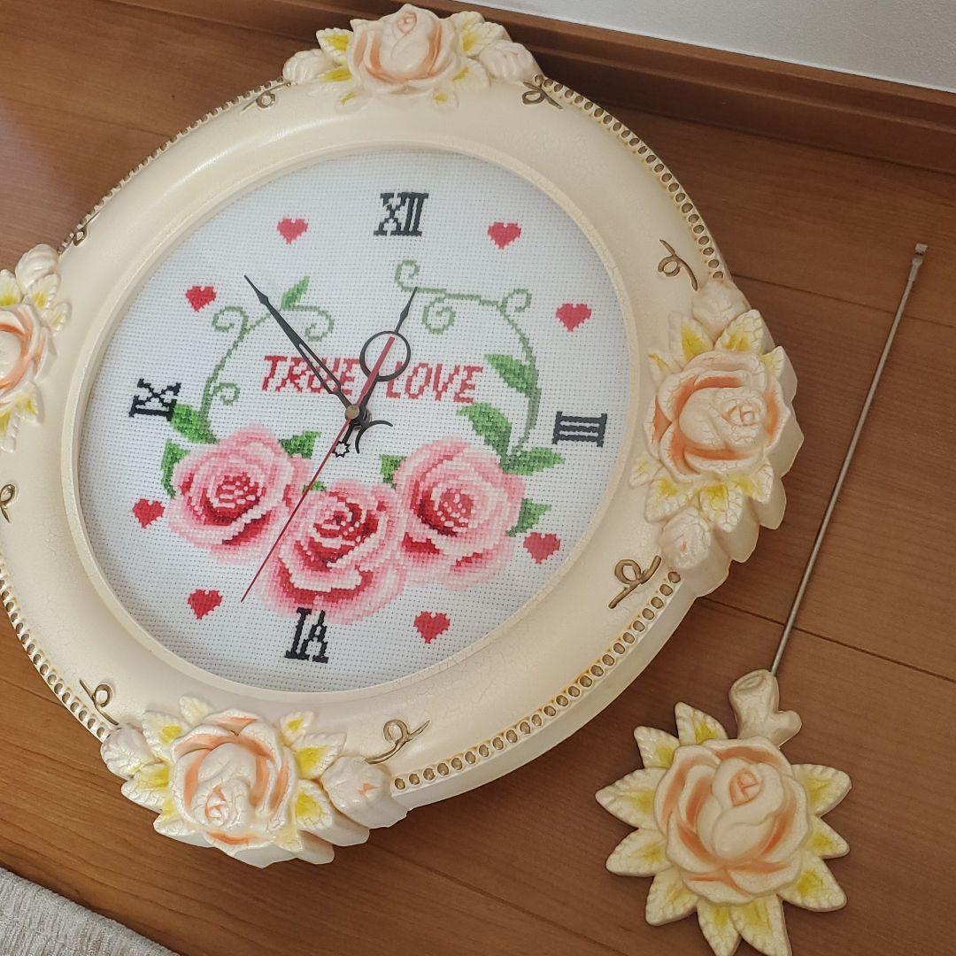 刺繍　壁掛け時計　ぶりこ付き