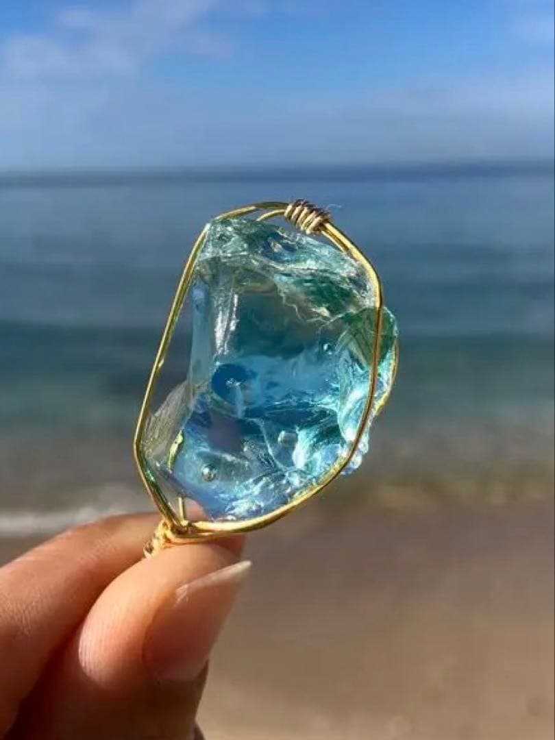 アンダラクリスタルのペンダントトップ（シアンエンジェル）