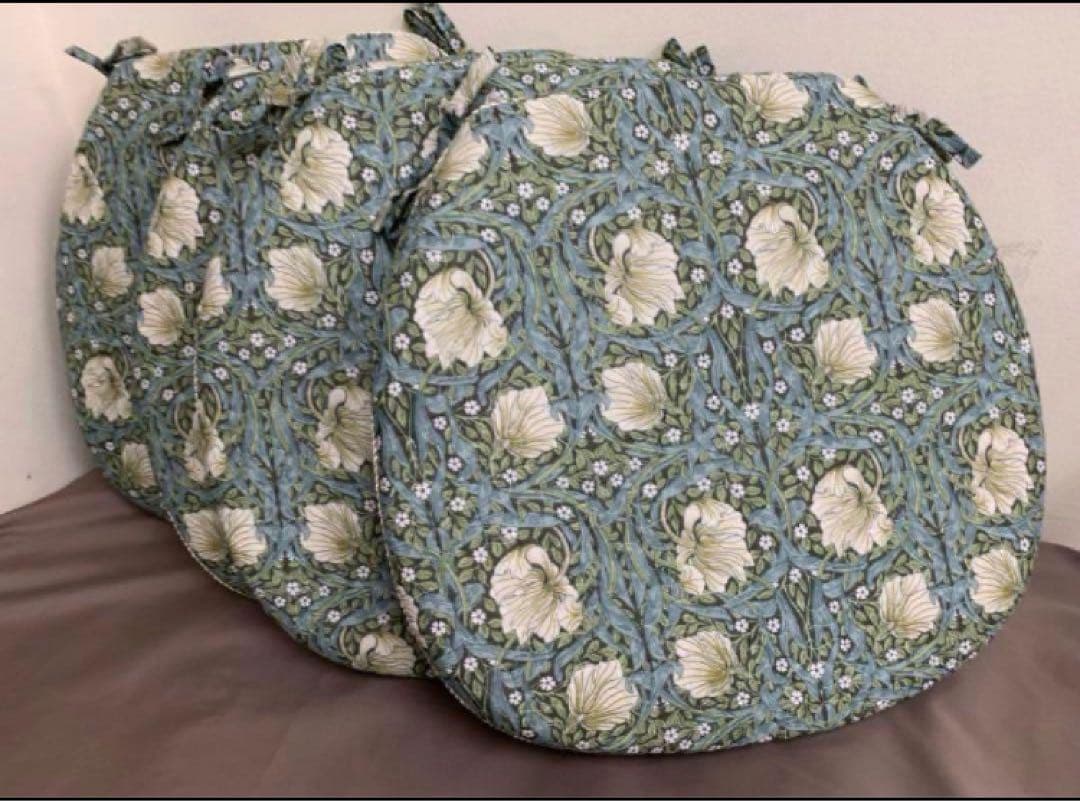 ピンパネル柄　ダイニングシートクッション　4枚セット