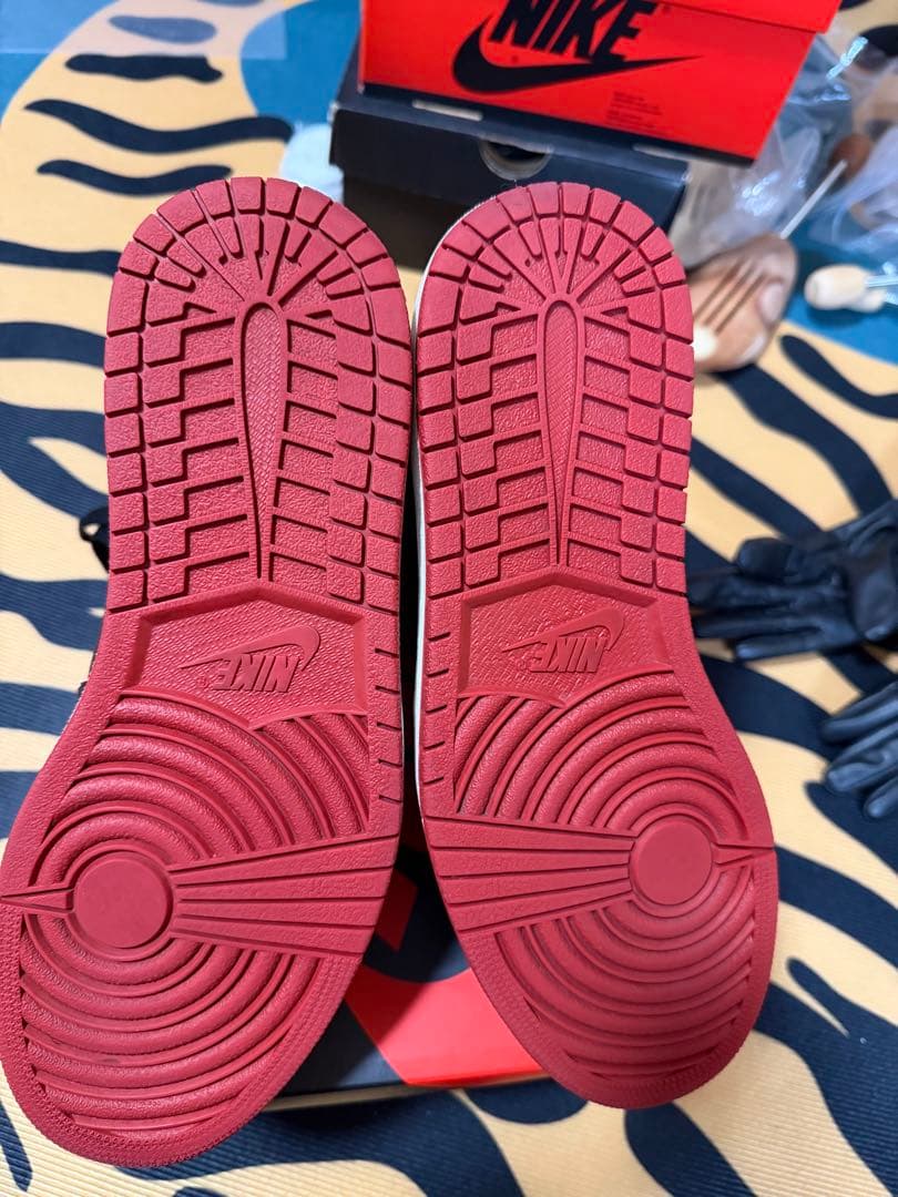 【極美品】 Nike Air Jordan 1 High OG Bred2016