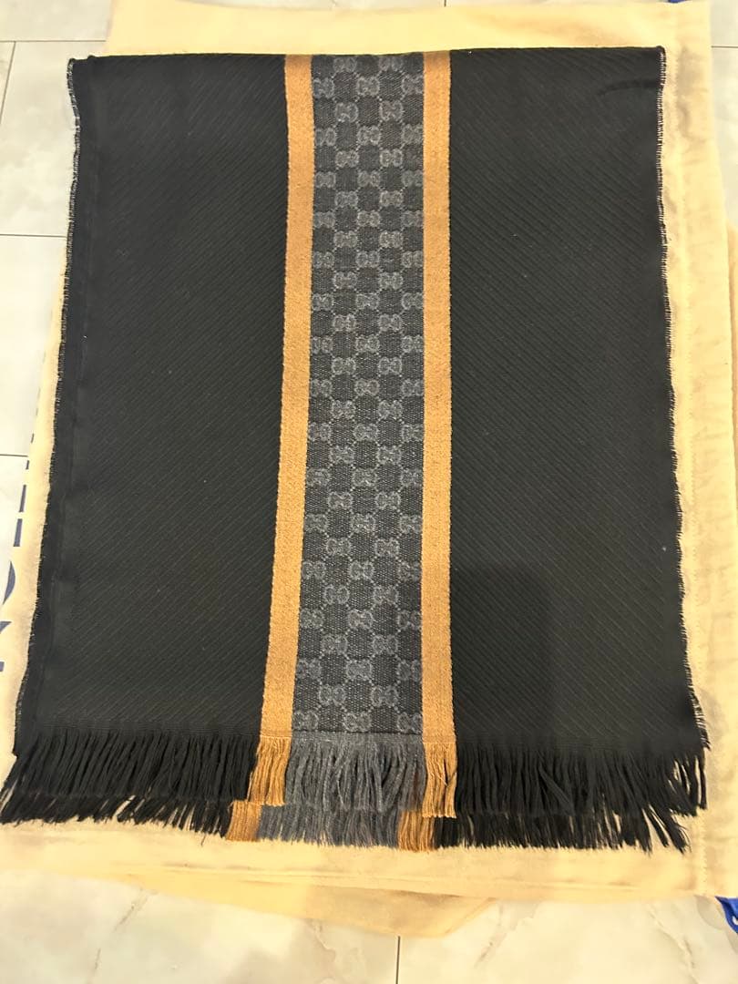 GUCCI ブラック ブラウン マフラー