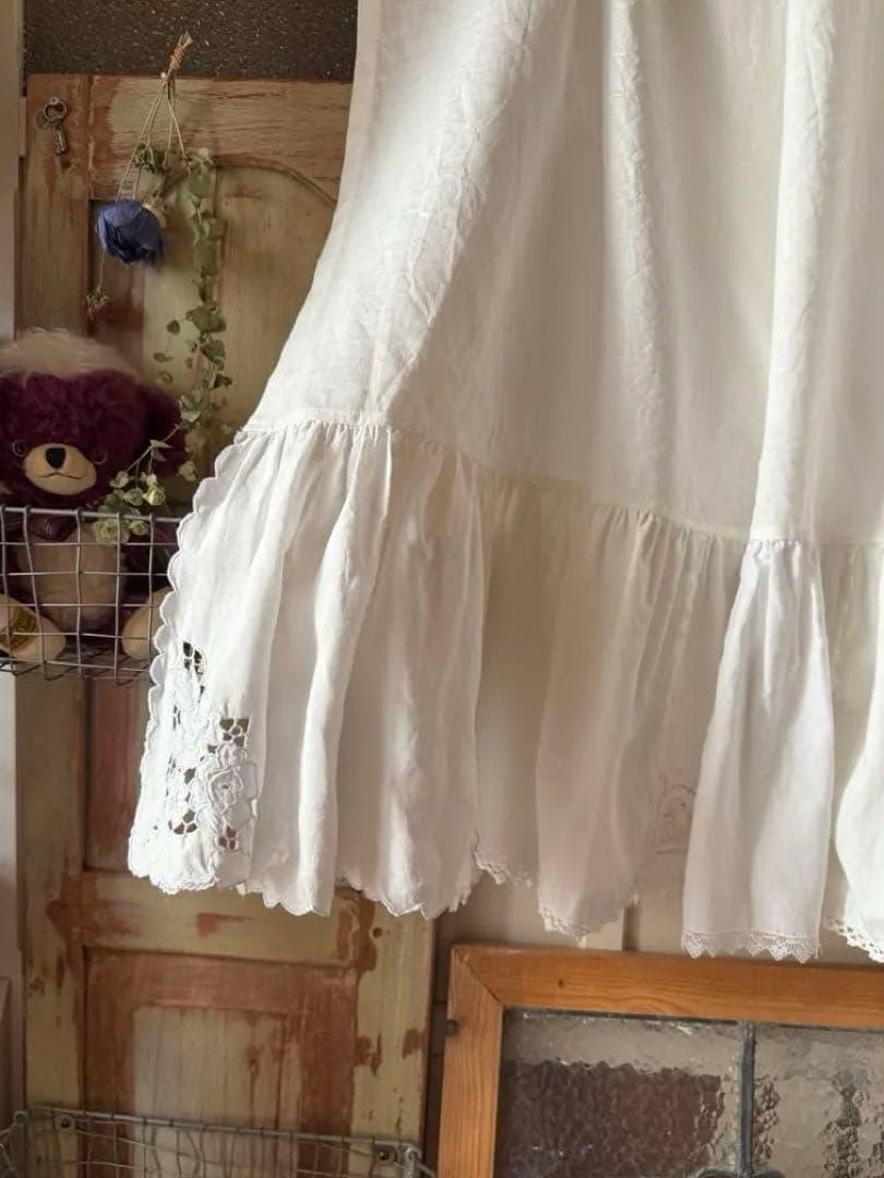 ホワイトリネンとフランスアンティークレース刺繍ஐ⋆*ふりふりカーテン