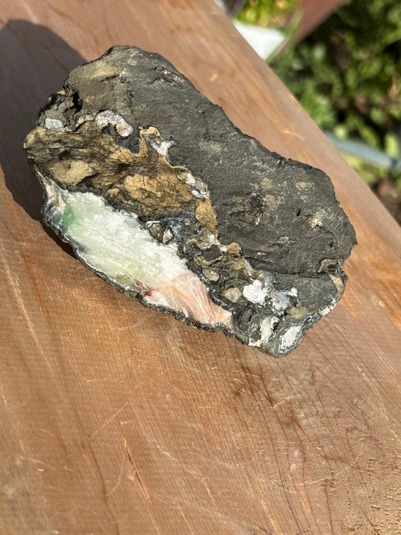 グリーンアポフィライトスティルバイトとヘマタイトの原石で共生‼️大特価SALE
