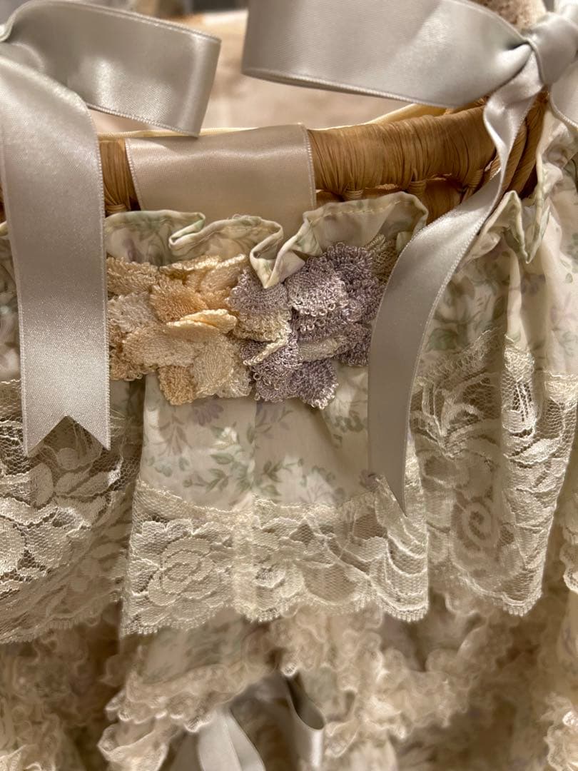 タグ付さえらアキアカネフリフリ特大レースバスケット30×43●テーブルクロスにも