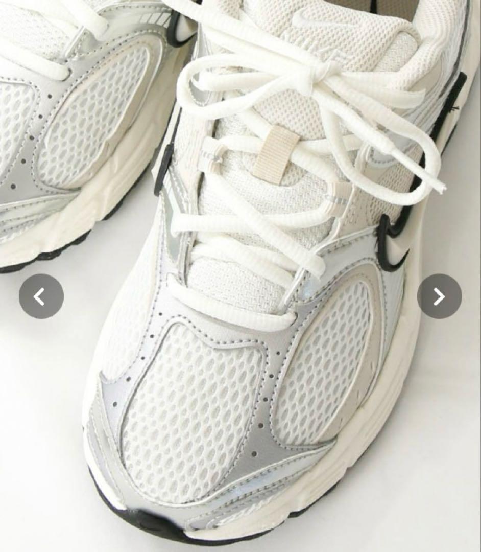 Nike ウィメンズV5 シルバー スニーカー 24.5㎝　新品同様