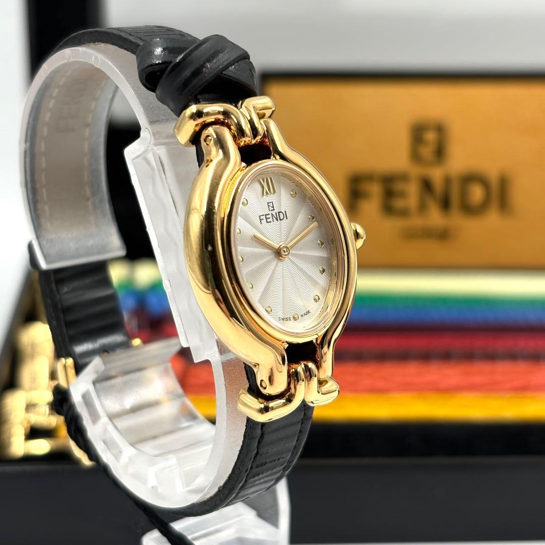【美品】フェンディ チェンジベルト9本 カメレオン シェル文字盤 腕時計 付属品
