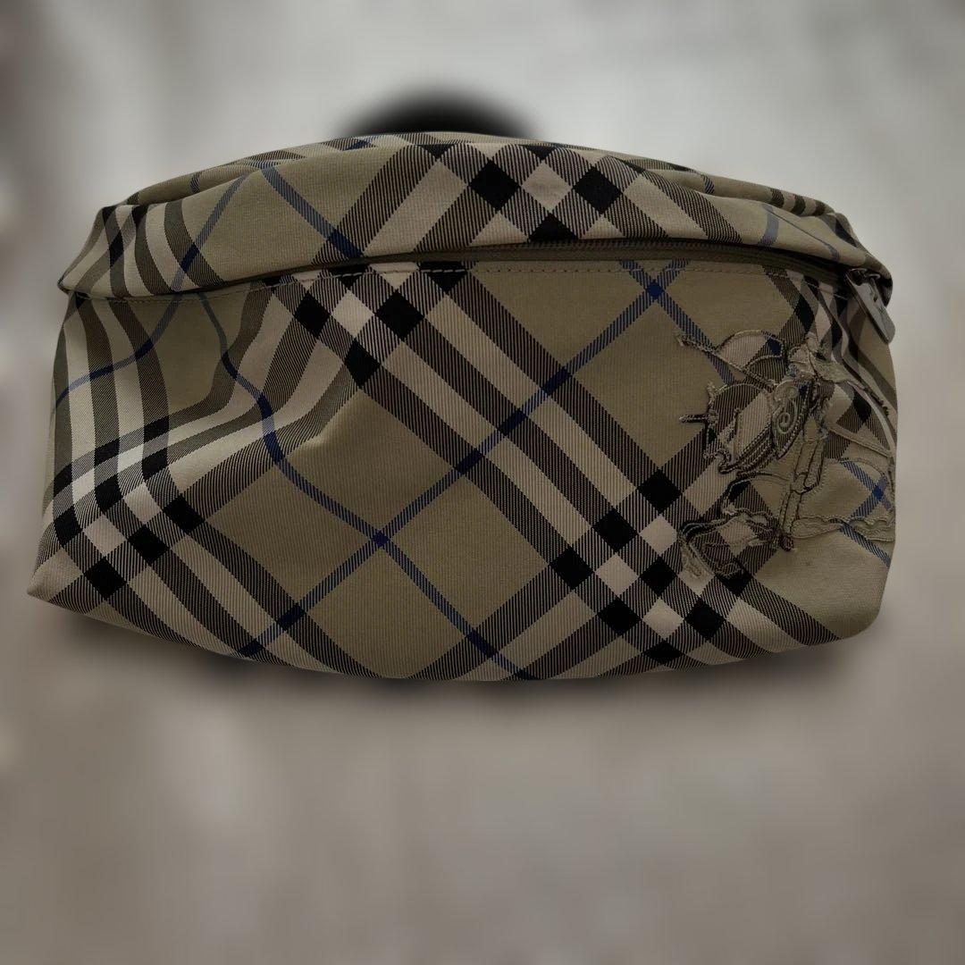 Burberry バーバリー　新品同様　ボディバック