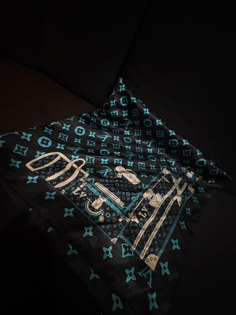 LOUIS VUITTON バンダナ・スカーフ