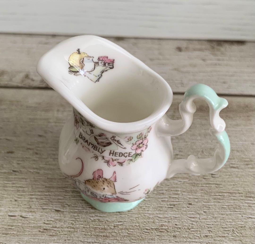 ブランブリーヘッジ ミニチュア ティーセット ロイヤルドルトン