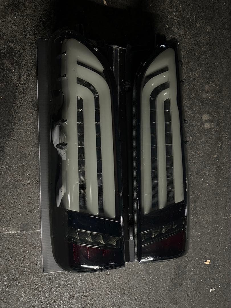 トヨタ 200系 ハイエース ジュエルLEDテールランプ ULTRA Ζ