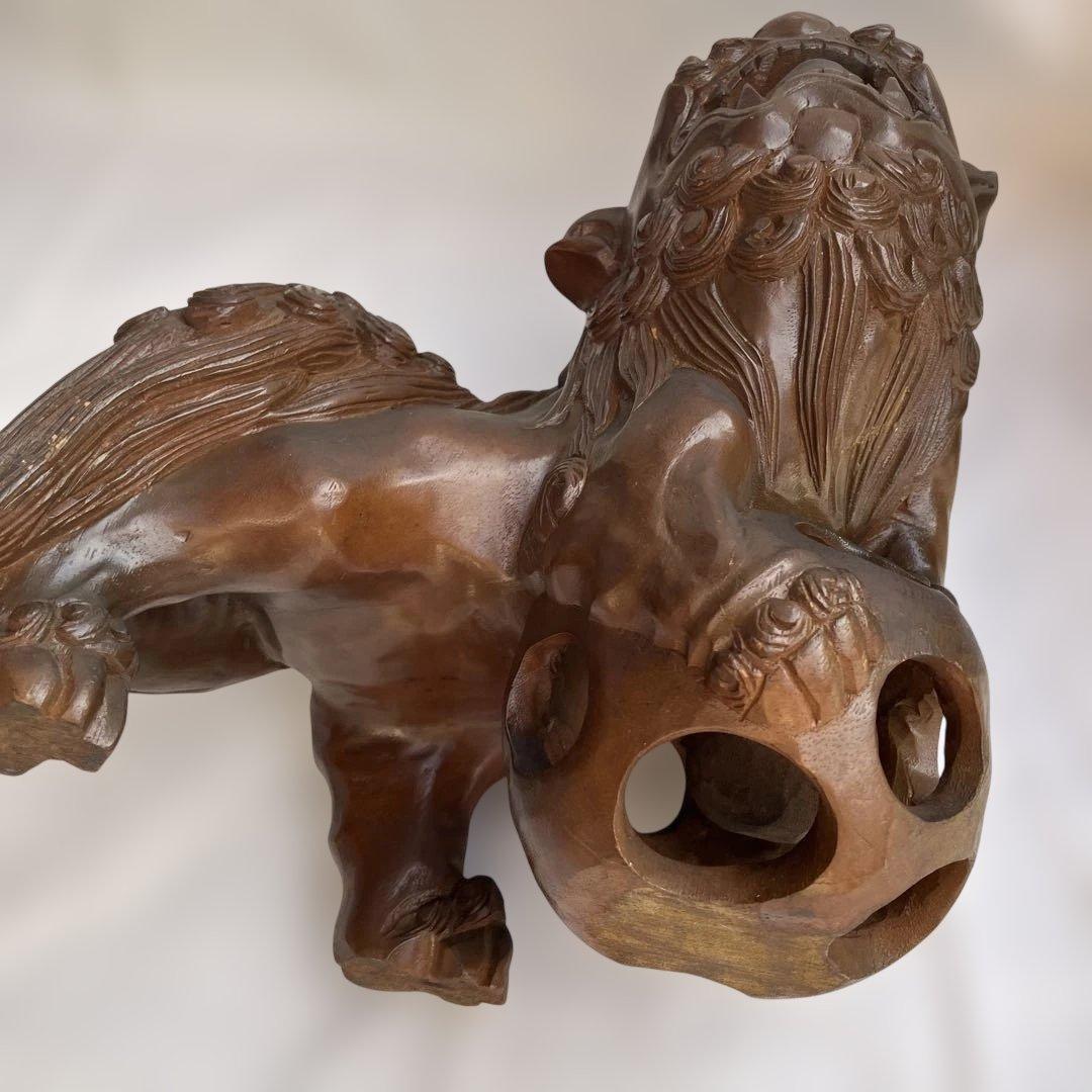 (466)美術工芸品の木彫りの獅子の置物