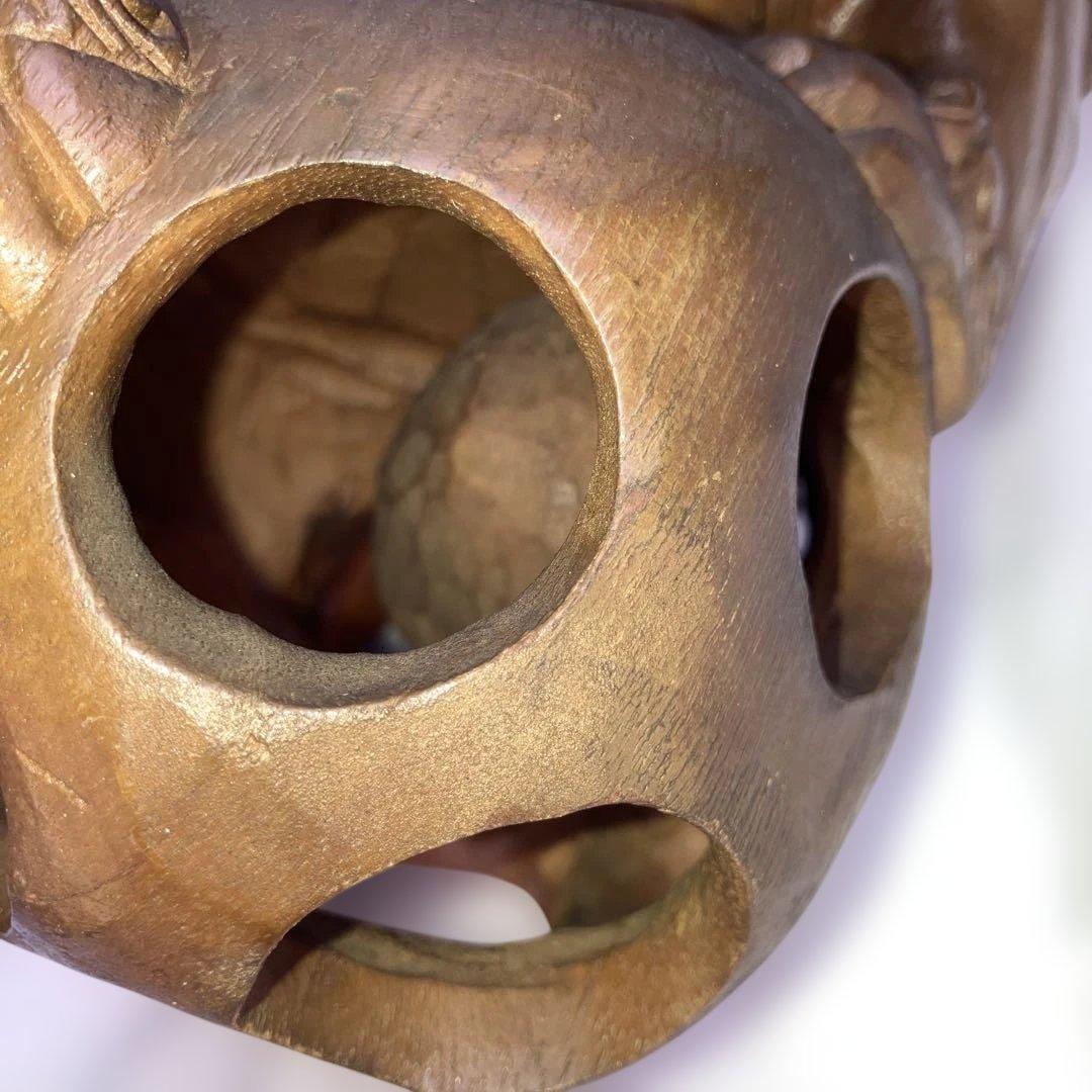 (466)美術工芸品の木彫りの獅子の置物