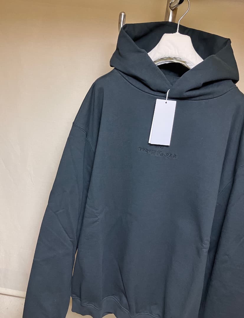 新品 L メゾンマルジェラ 23aw 反転ロゴ パーカー 黒黒 17784