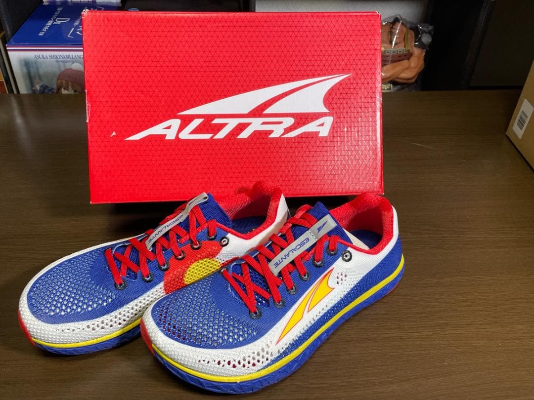 新品　ALTRA アルトラ　エスカランテレーサーコロラドUS7　25～25.5
