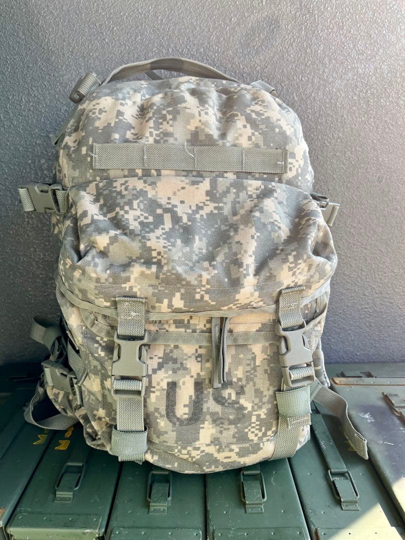 米軍放出品MOLLE2アサルトパック リュック バックパック ショベルポーチ付き