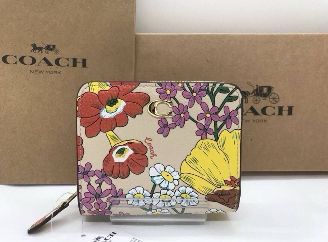 新品　COACH 二つ折り財布　花柄