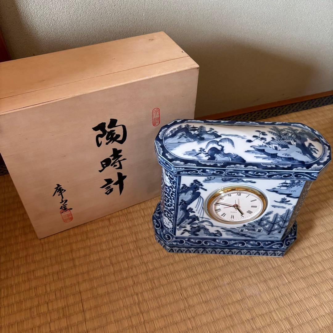 陶器製 陶時計　置時計 青白い絵柄　間取山水