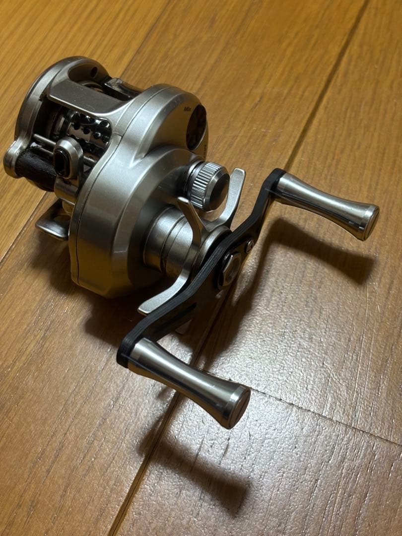 丸型　BFSリール　左ハンドル