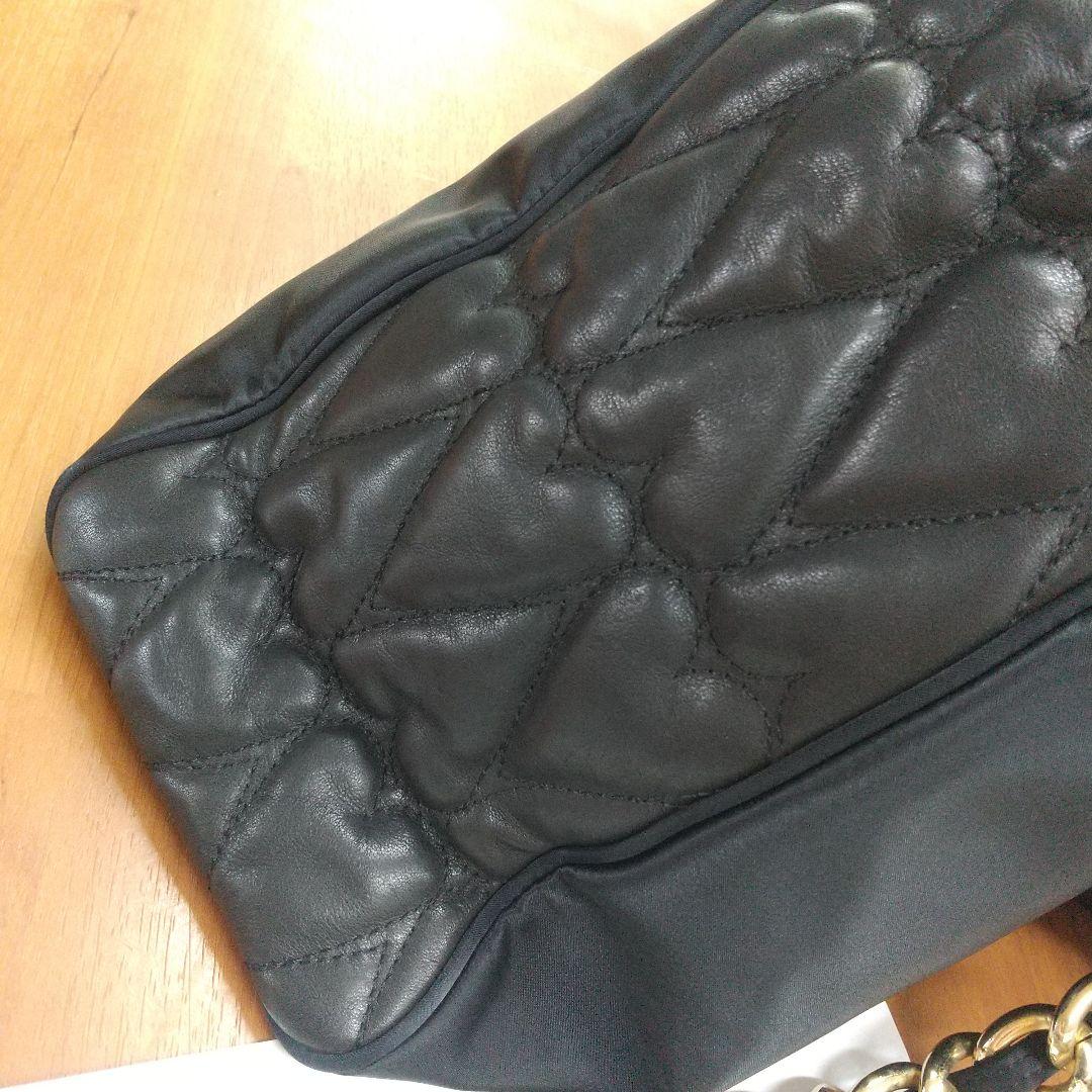 Juraモスキーノ ゴールドチェーン 大判トートバックハートキルティング