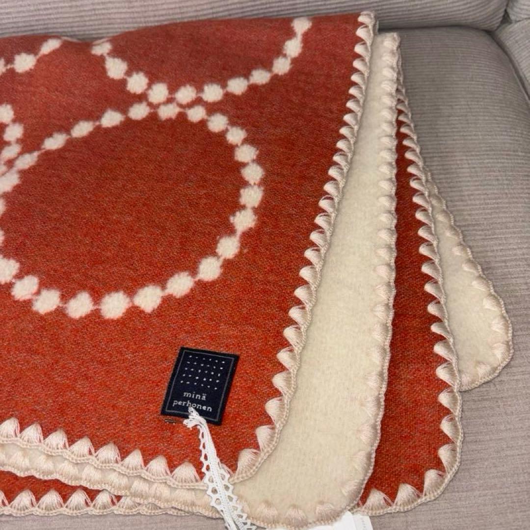 新品タグ付 ミナペルホネン タンバリン ブランケット ひざ掛け 赤ウール100%