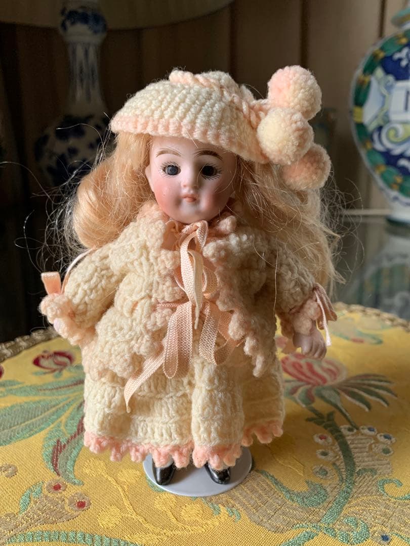 ミニョネット　ビスクドール毛糸の帽子を被った可愛い女の子！15㎝