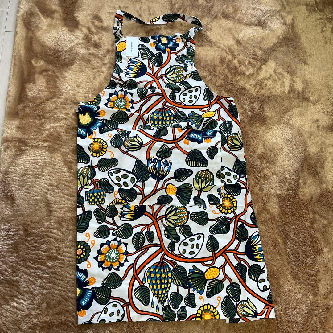 早い者勝ち！レア! 北欧　お土産　marimekko 花と葉のエプロン　新品
