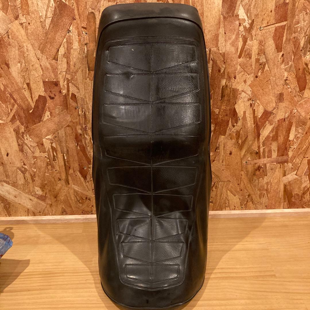 CB750F RC04 シート