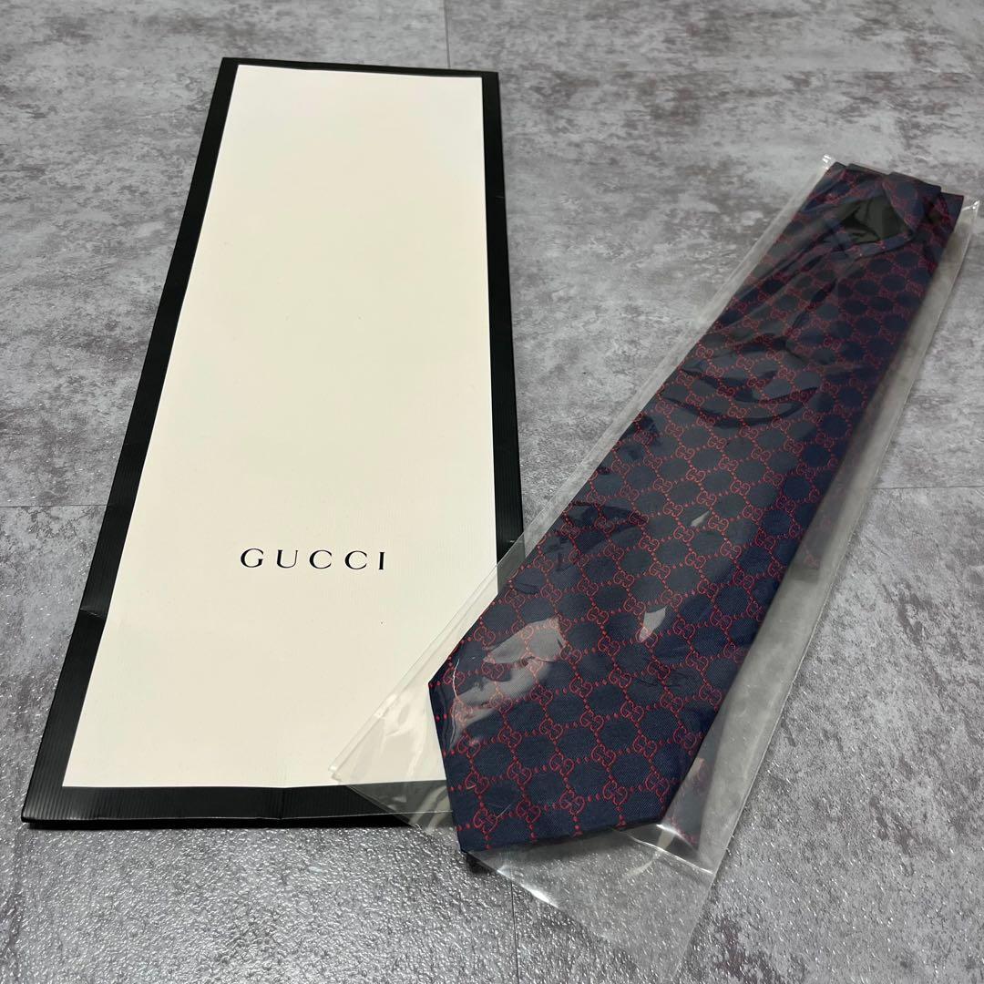 【GUCCI】GG柄ネクタイ　未使用品　最高配色　ネイビー　インターロッキング