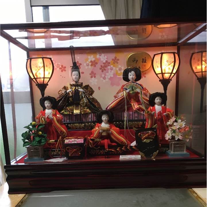 ケース付き雛人形