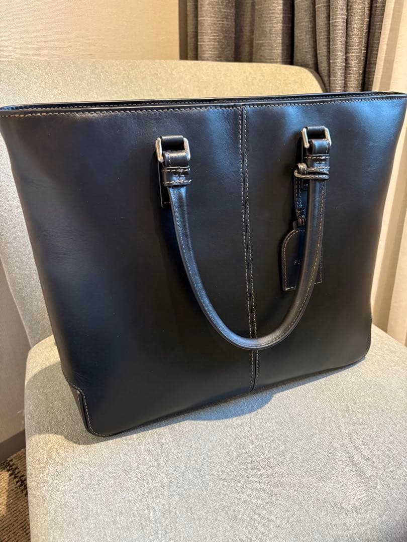 美品フルラレザートートバッグ