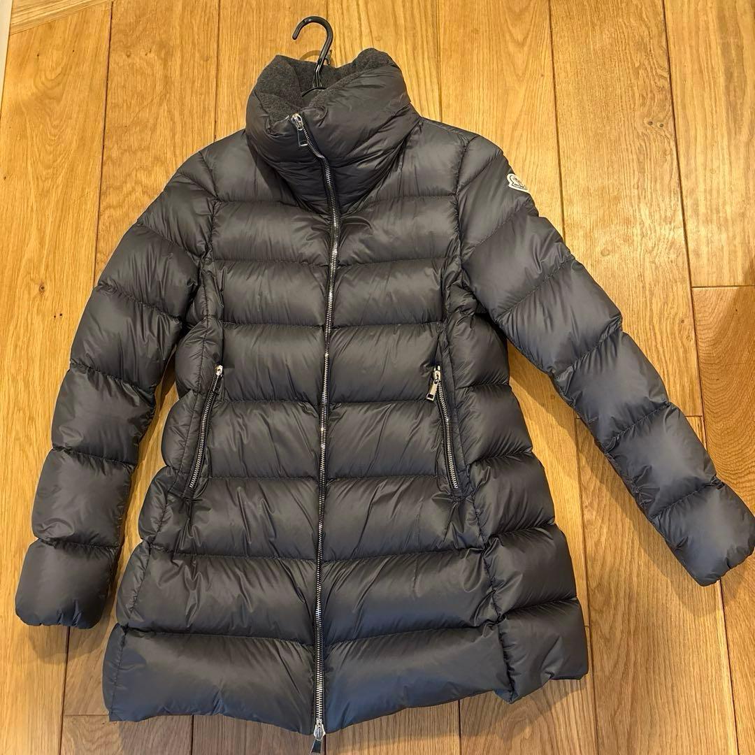MONCLER グレー ダウンジャケット