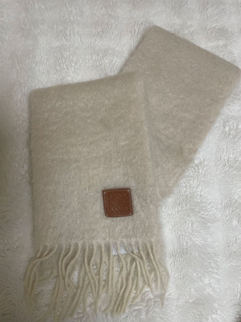 ロエベマフラー