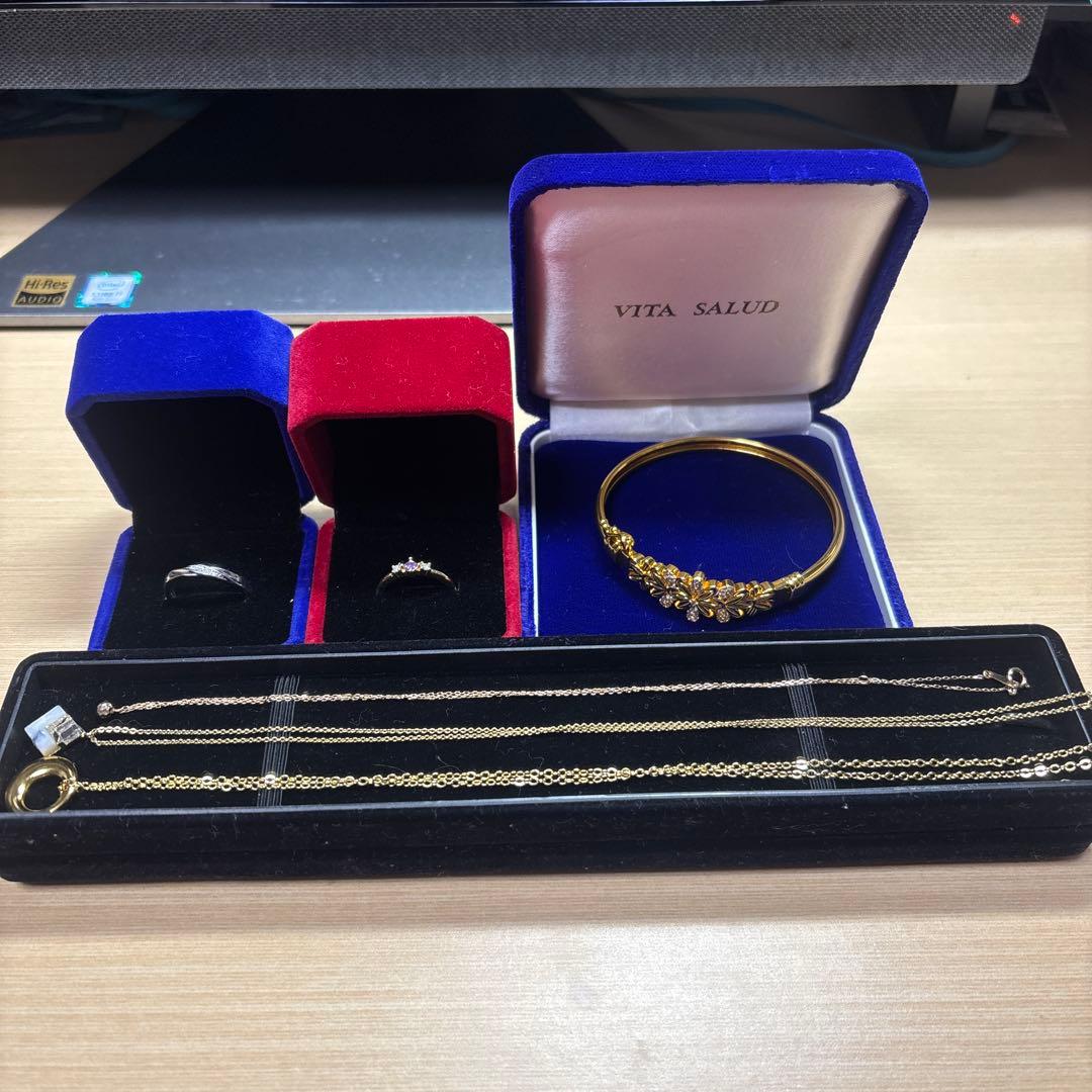 遺品生前整理　アクセサリーまとめ　ブレスレット、リングなど K10