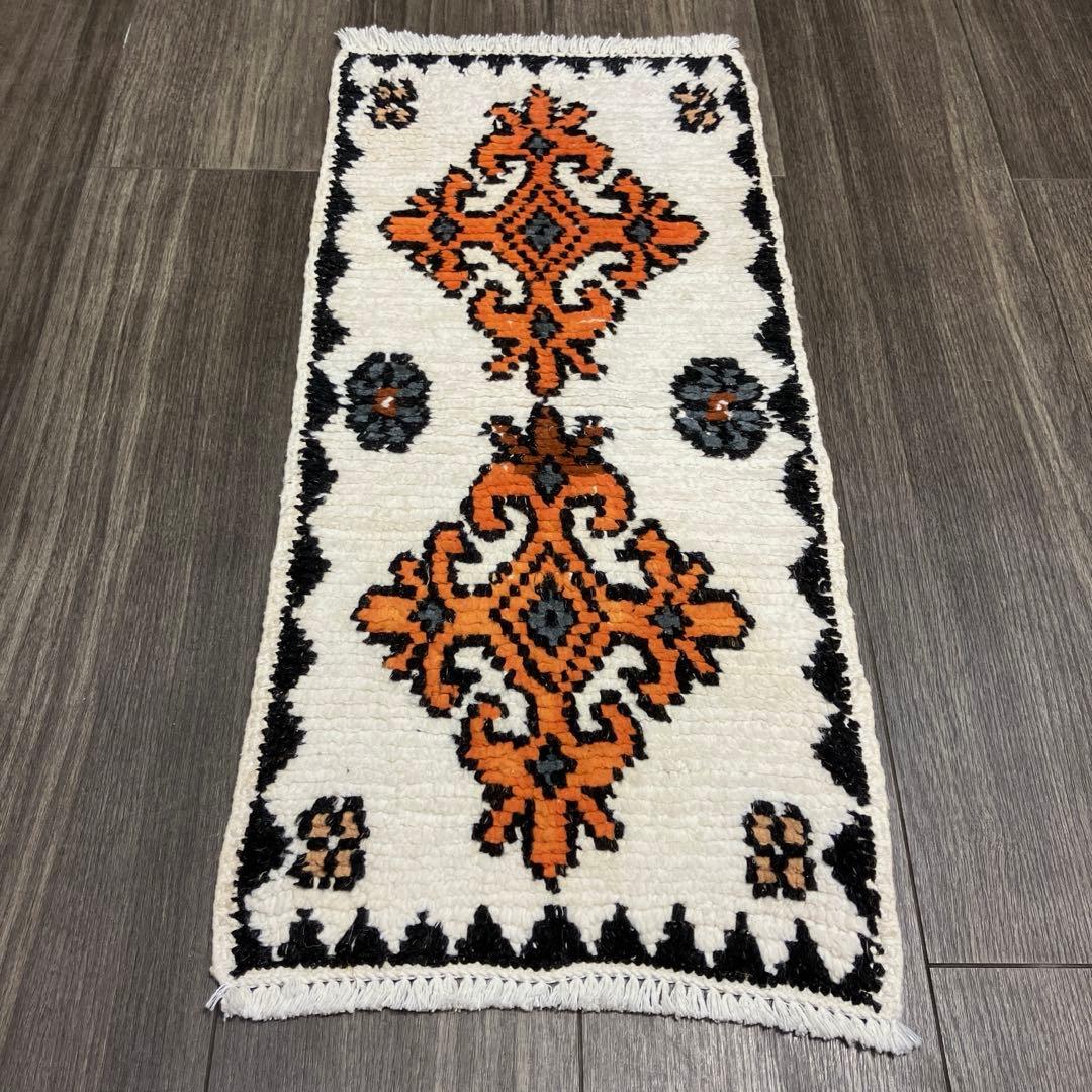 モロッコ絨毯ヴィンテージラグベルベル産 手織り絨毯 36x75cm