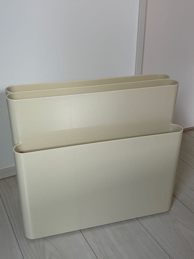 Kartell風　ホワイト マガジンラック