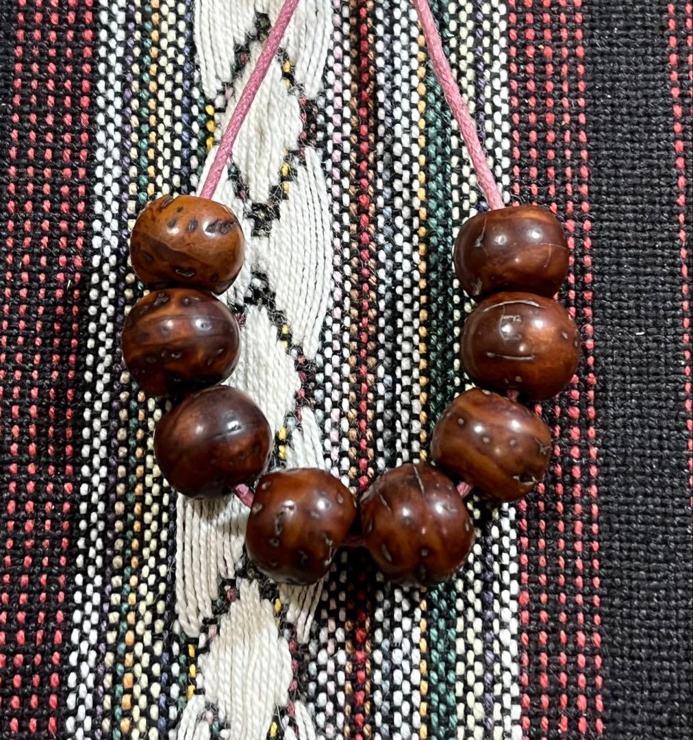 古い小粒の鳳眼菩提樹ビーズ　8個セット　骨董