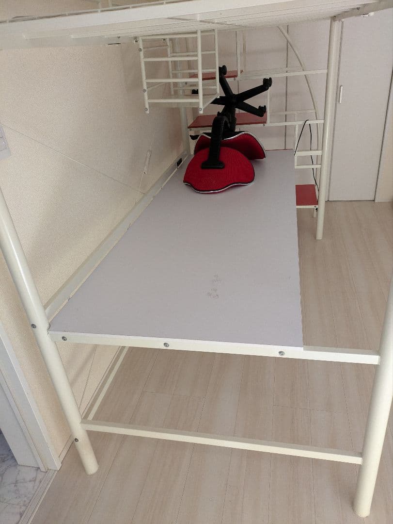 ロフトベッド 白 赤階段付き　世田谷区　直接引取希望