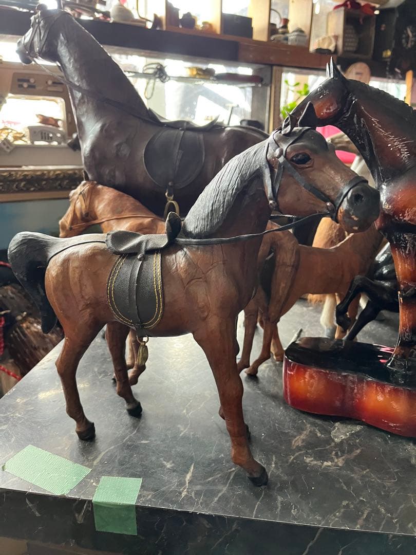 馬の置き物 うさぎの毛皮の馬の置き物 リアルな馬の置き物 毛皮の馬の置き物