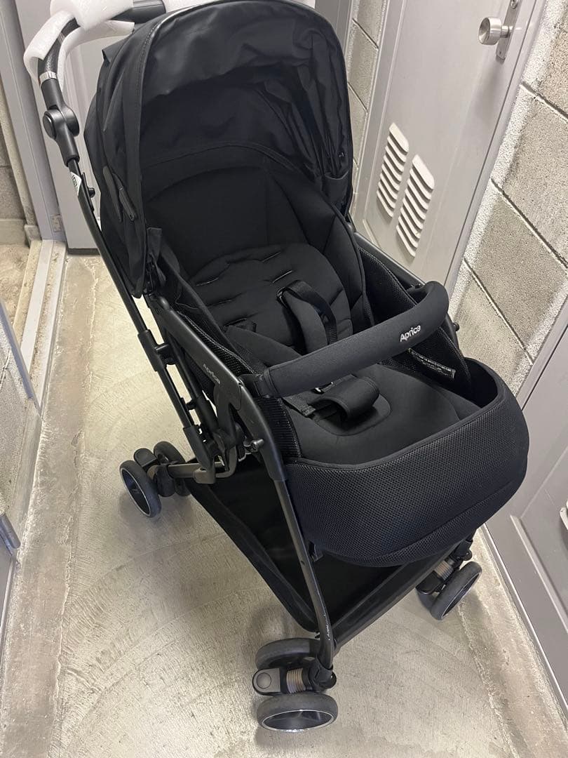 アップリカ　オプティアクッション グレイス　今年購入美品