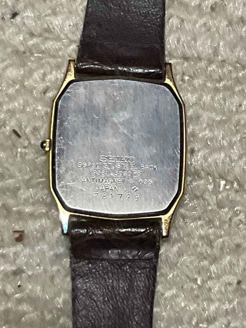 革ベルトばかりの腕時計　6個。タグホイヤー他、SEIKO等。【中古品　電池式】。