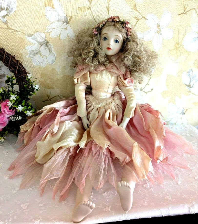 若月まり子　ビスクドール　眠り姫？　美しい人形