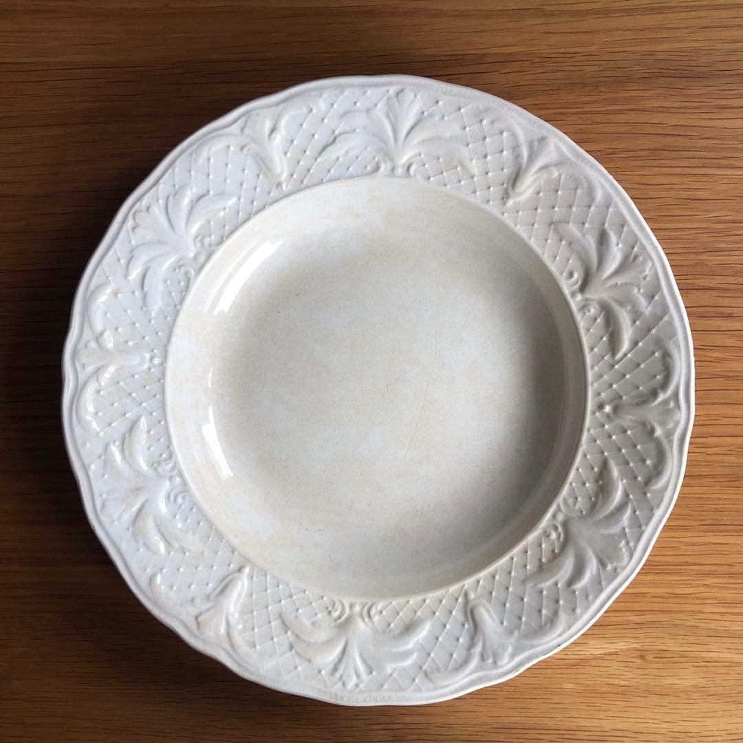 ボルドー 程よく色付いた枯れ感のあるレリーフプレート 深皿 フランスアンティーク