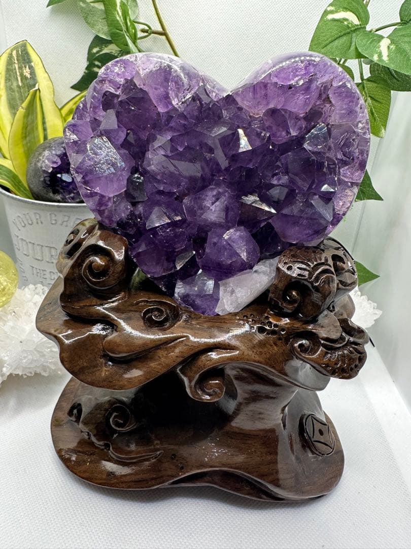 アメジストハートクラスター♡ロマネ入り♡カルサイト共生♡高級彫り台座