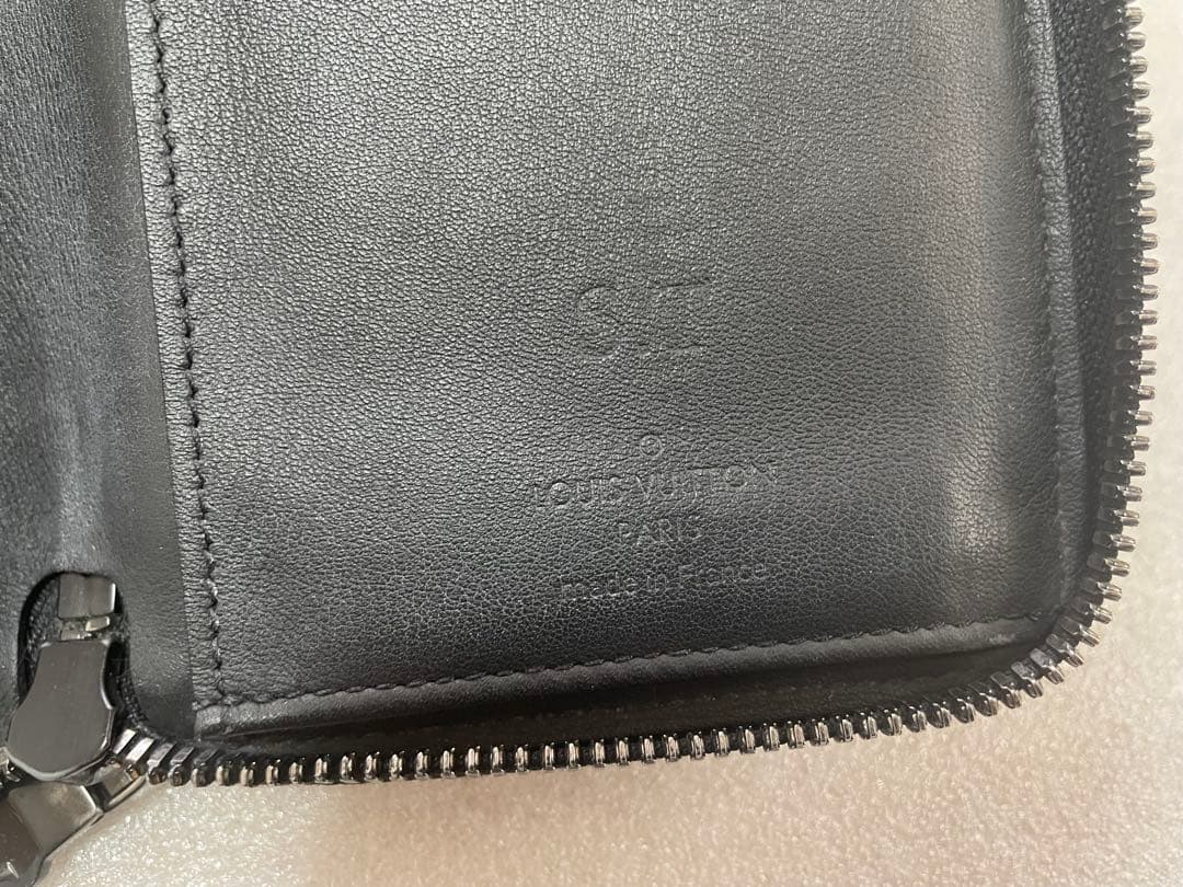 ナ*ン様 ルイヴィトン モノグラム シャドウ ジッピー ウォレット ヴェルティカ