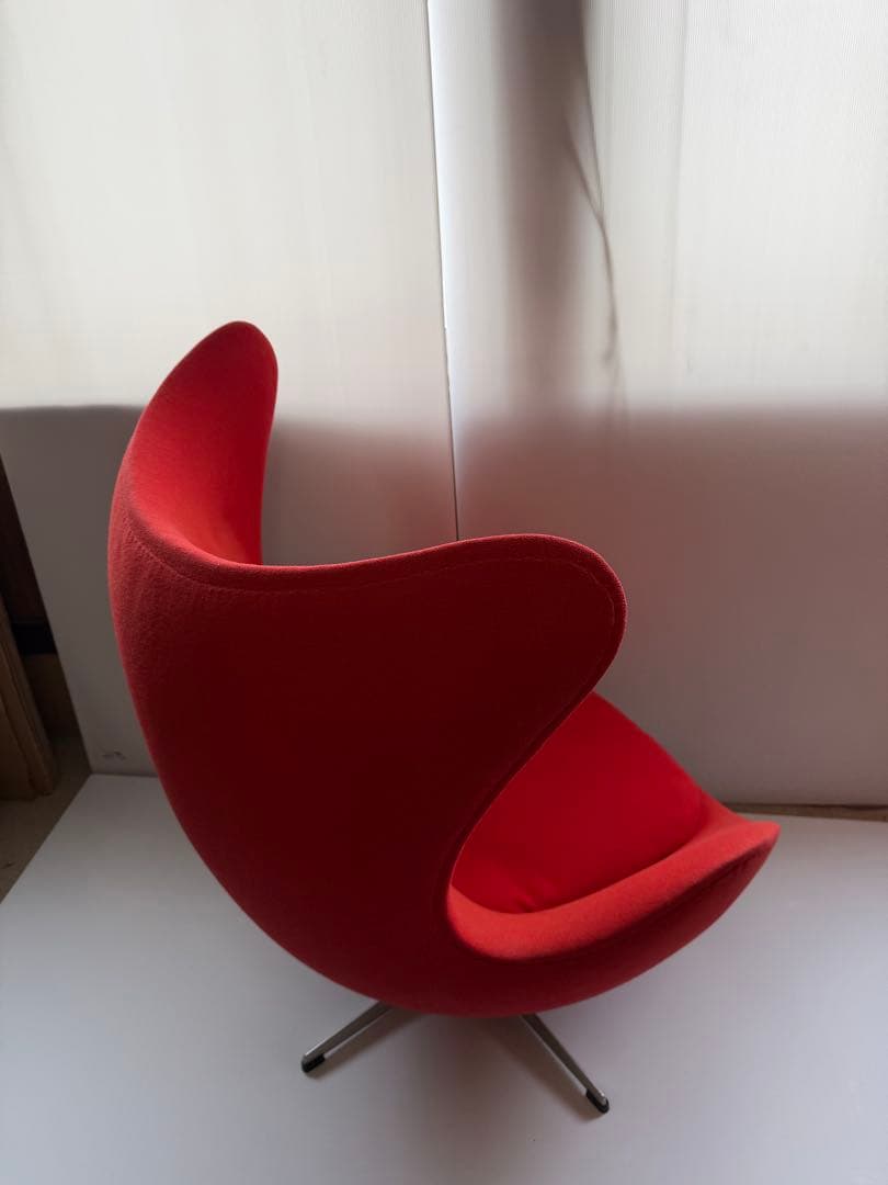 エッグチェア 赤 ファブリック　アンティーク　アルネ・ヤコブセン