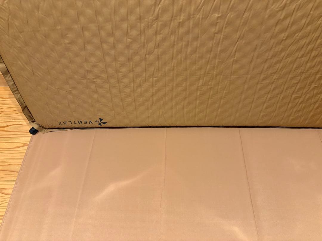 キャンプ用寝具まとめ売り　インフレーターマット・ローコット・枕・シーツ