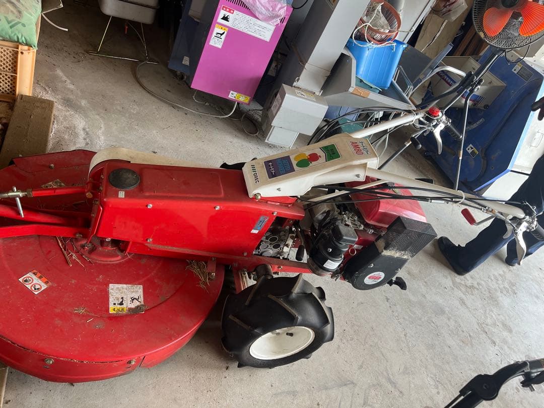 草刈機　オートモアーAM80