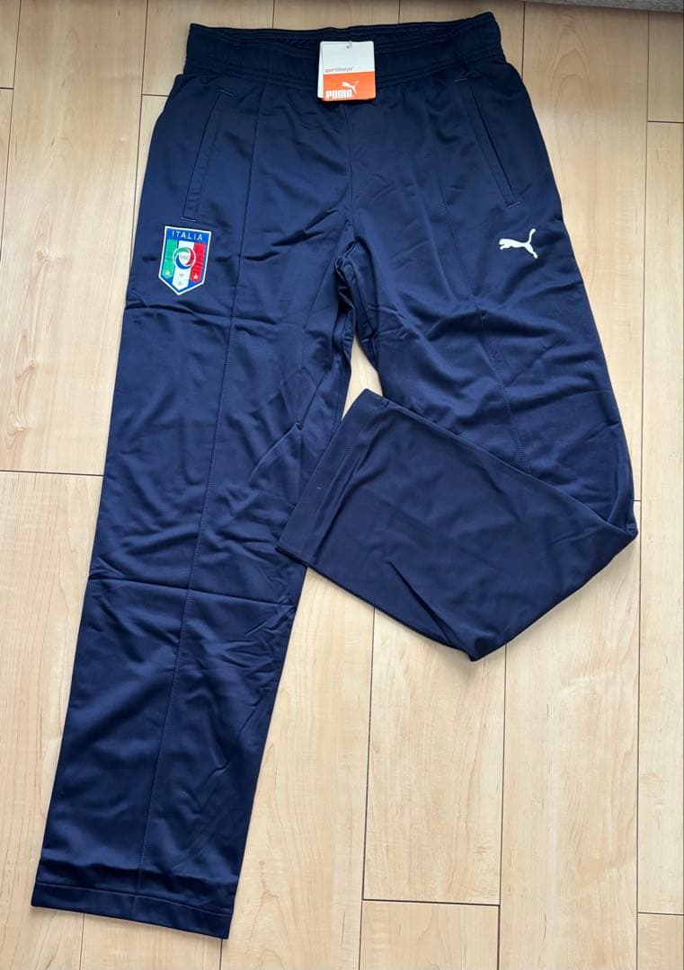 （新品未使用）プーマ　イタリア代表　サッカージャージ（下）