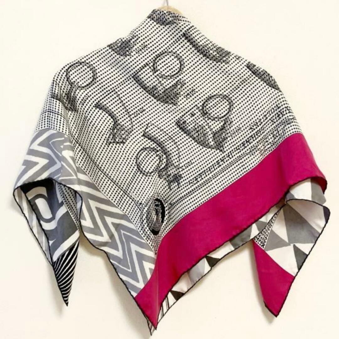 エルメス スカーフ カレ ウォッシュ 90 バックルの工房・デタイユ