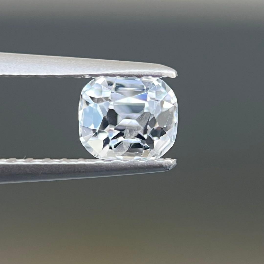 スリランカ産非加熱天然ライトブルーサファイアルース